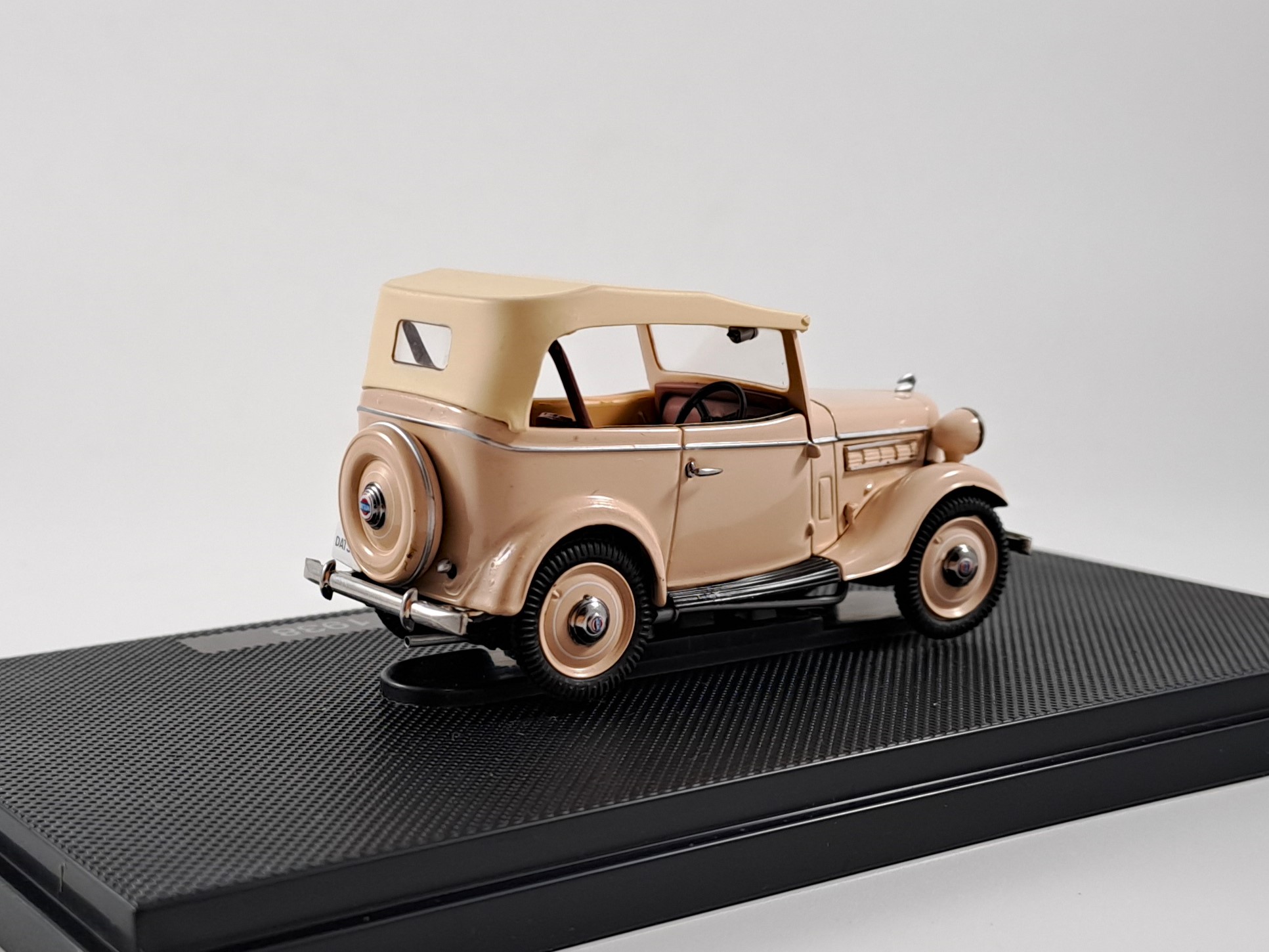 Datsun 17 Phaeton 1938 1:43 Ebbro