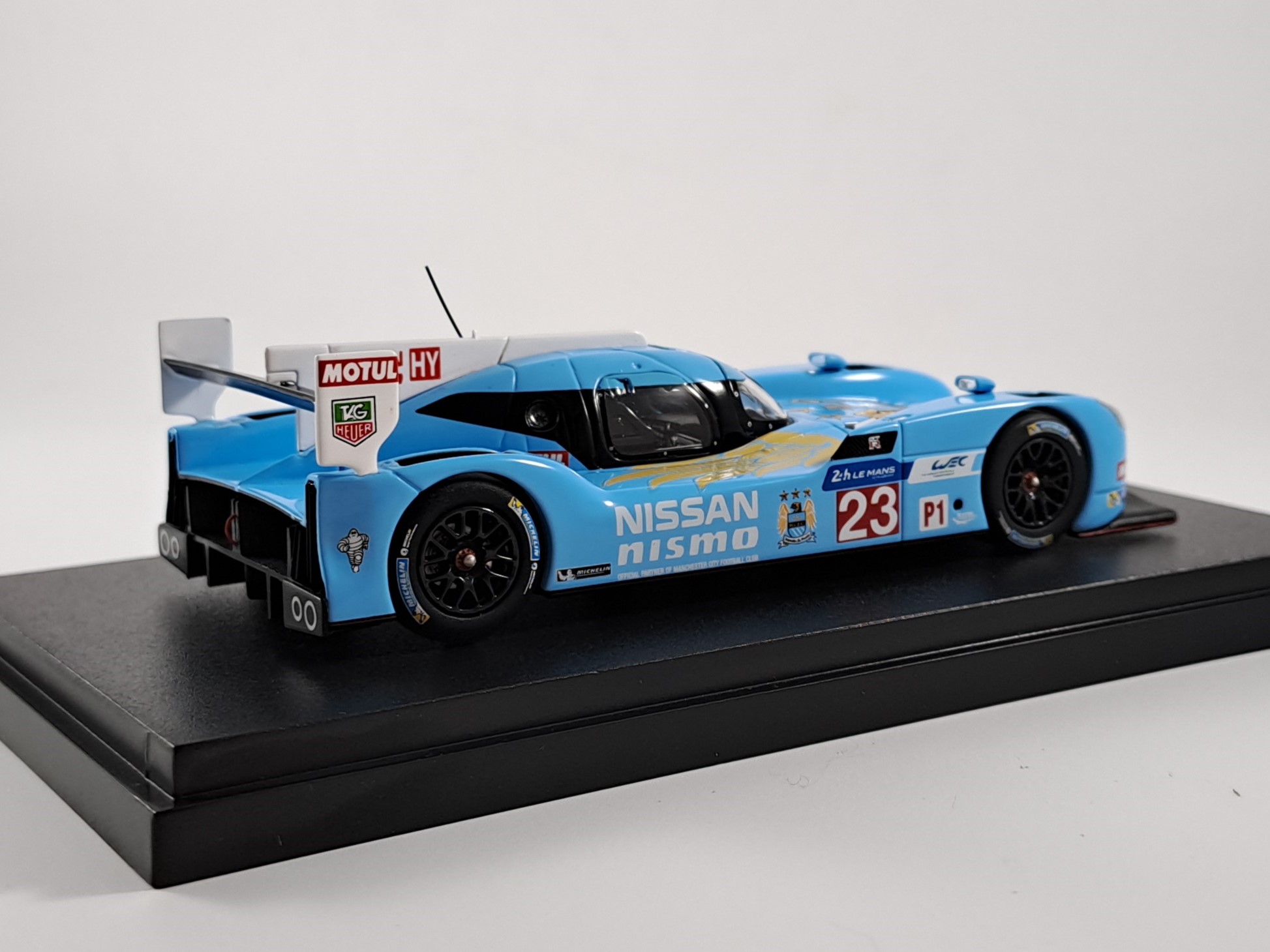 Nissan GT-R LM Nismo no.23 Manchester City FC 2015 1:43 Ebbro