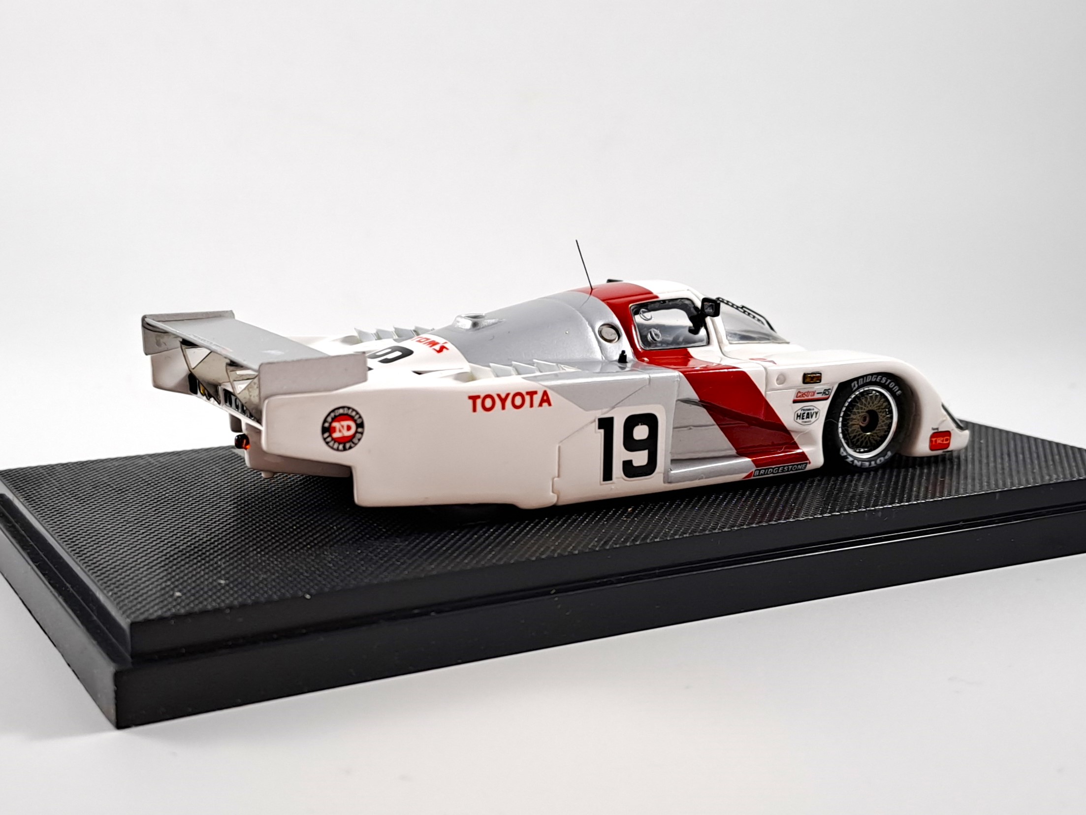 Toyota Tom´s 83C 1000km Fuji 1983 1:43 Ebbro