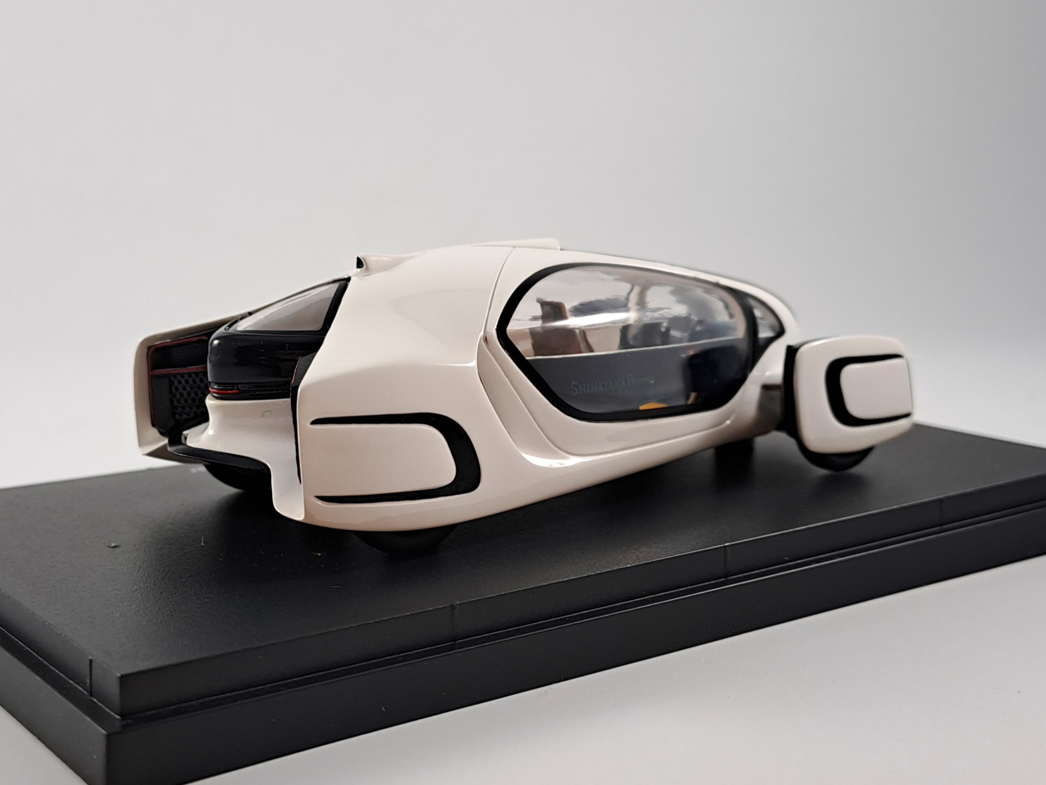 ItoP ImPACT Concept Car 1:43 Ebbro