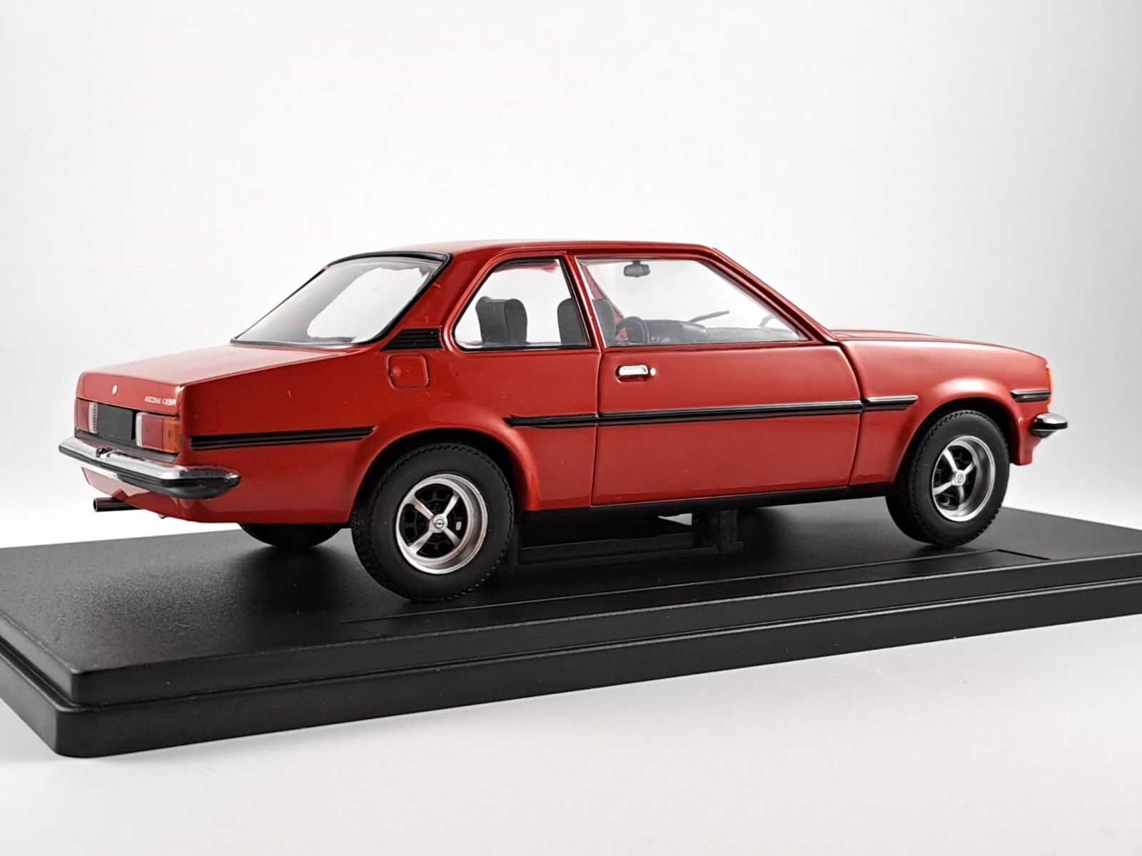 Opel Ascona 1:24 Hachette