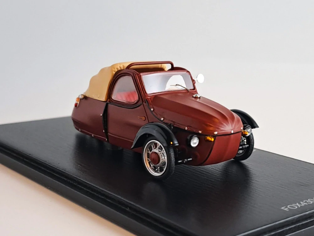 Velorex 16/350 otevřená střecha 1:43 Spark