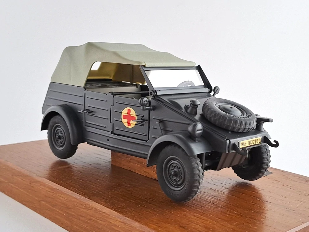 VW 82 Kübelwagen ambulance 1:24 Gonio