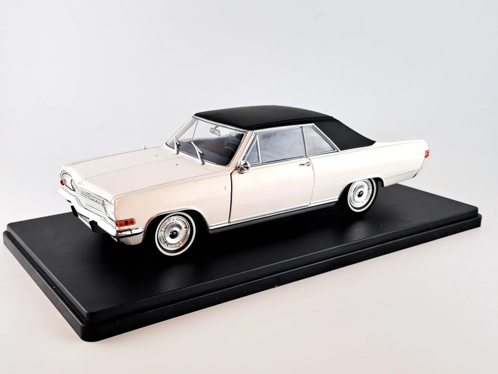 Opel Diplomat A Coupe 1965 1:24 Hachette