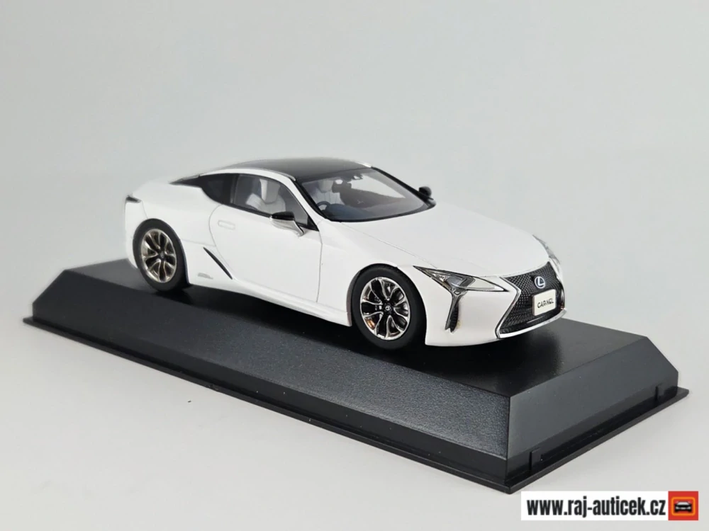 Lexus LC500h L package 1:43 Kyosho CARNEL