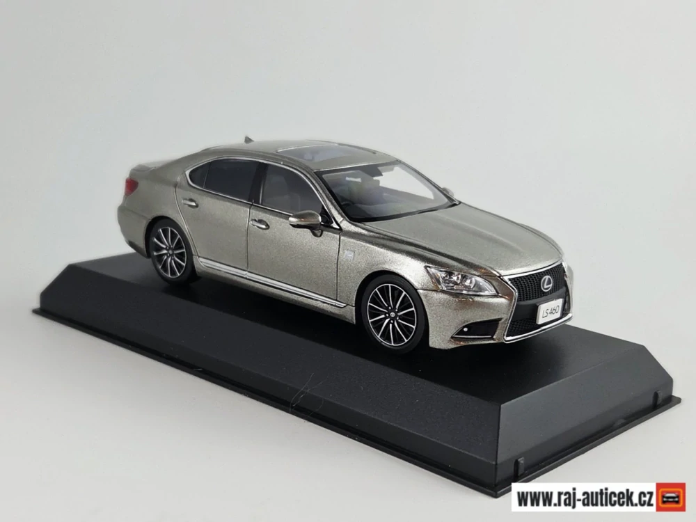 Lexus LS460 F Sport 1:43 Kyosho