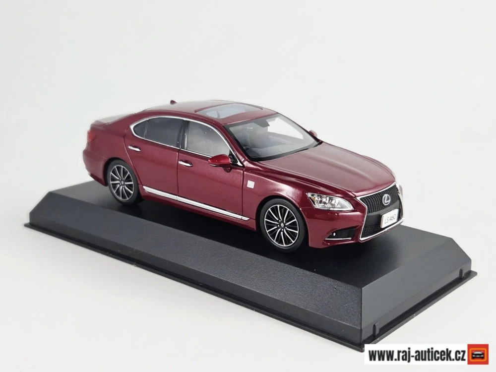 Lexus LS460 F Sport 1:43 Kyosho