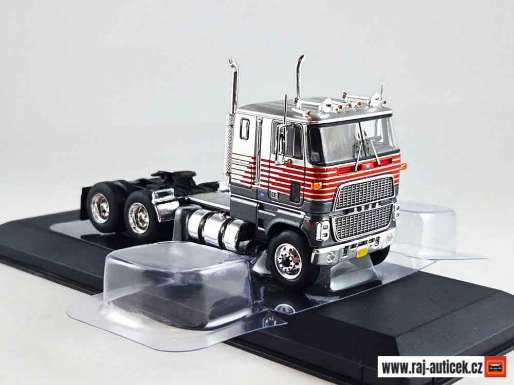 Ford CL 9000 1976 1:64 IXO
