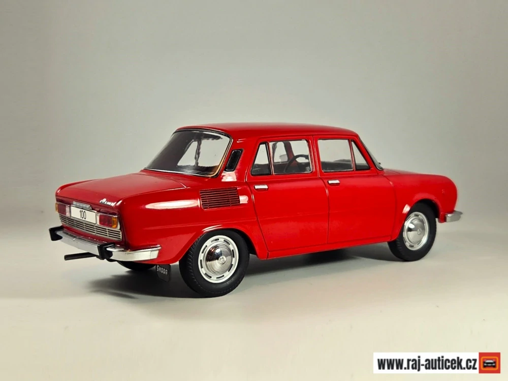 Škoda 100 L 1:18 MCG