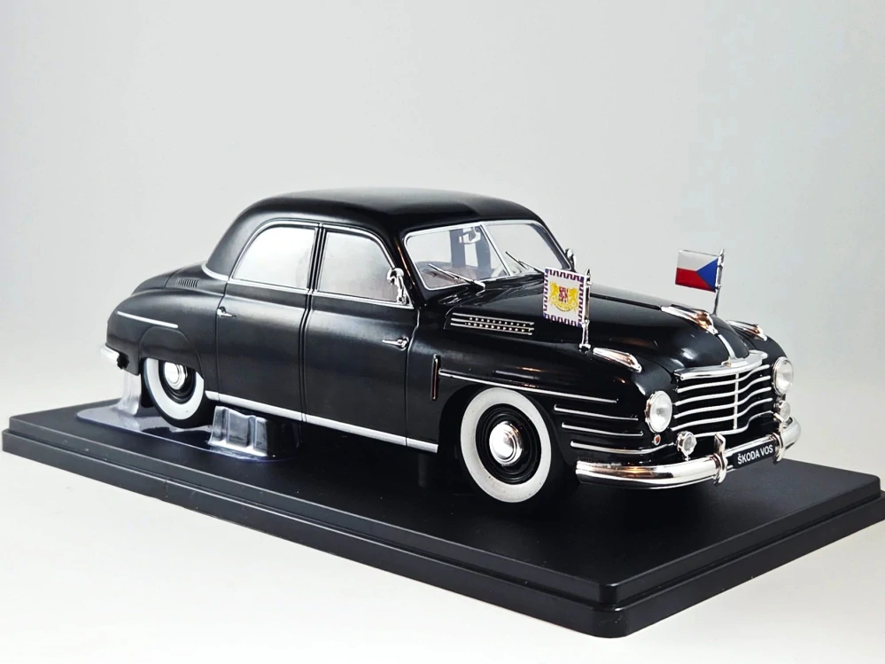 Škoda VOS 1:24 časopis Nadčasové Ikony no.8 s modelem