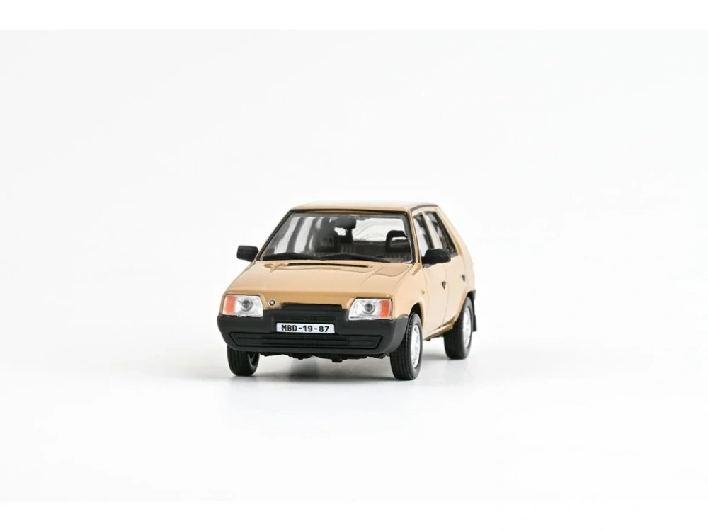 Škoda Favorit 136L (1988) - Hnědá Beduínská 1:43 Abrex
