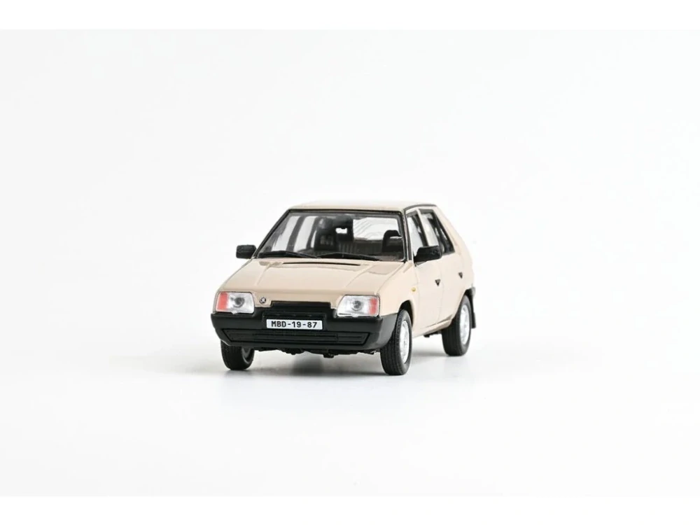 Škoda Favorit 136L (1988) - Béžová 1:43 Abrex