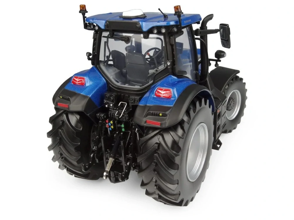 New Holland T7.225 Blue Power 2026 1:32 Universal Hobbies