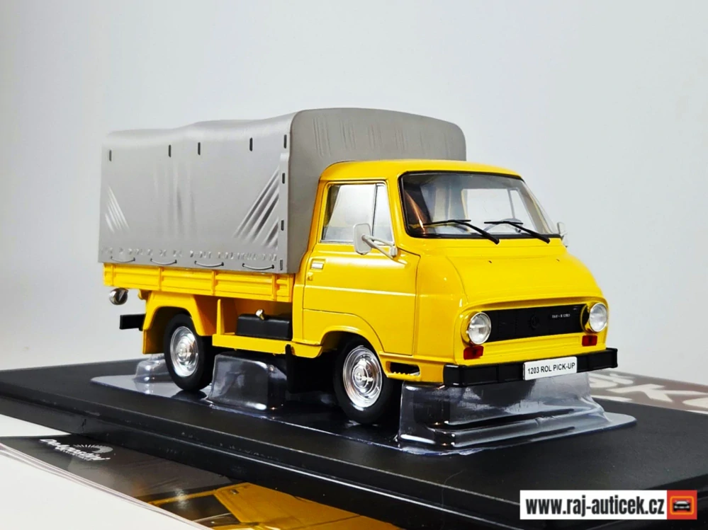 Škoda 1203 ROL 1:24 časopis Nadčasové Ikony no.11 s modelem