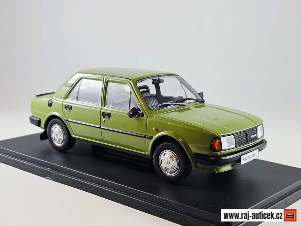 Škoda 135 L 1:24 časopis Nadčasové Ikony no.11 s modelem