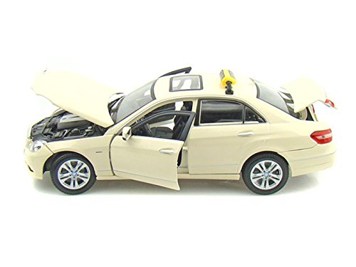 Mercedes třídy E taxi (W 212) 1:18 Maisto