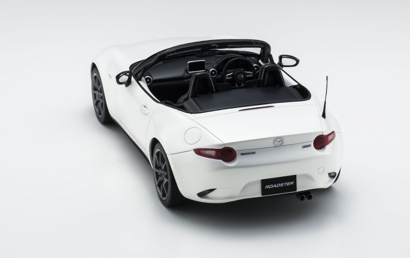 Mazda MX-5 Roadster (ND) 1:18 Kyosho