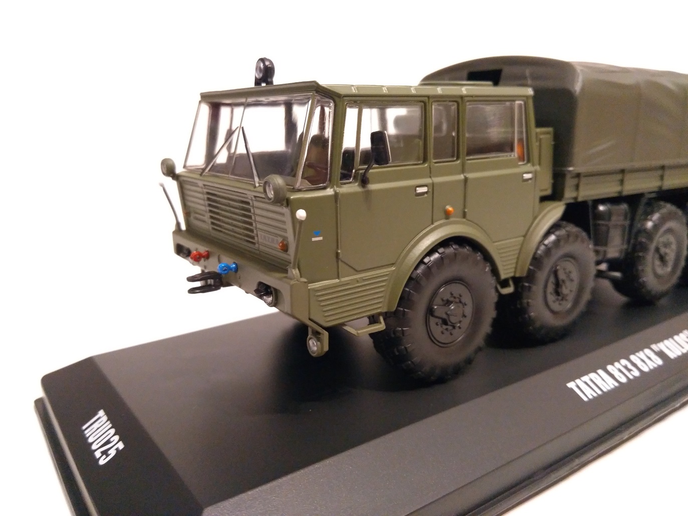 Tatra 813 Kolos 1:43 IXO