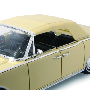 Lincoln Continental 4-Door Convertible 1:18
