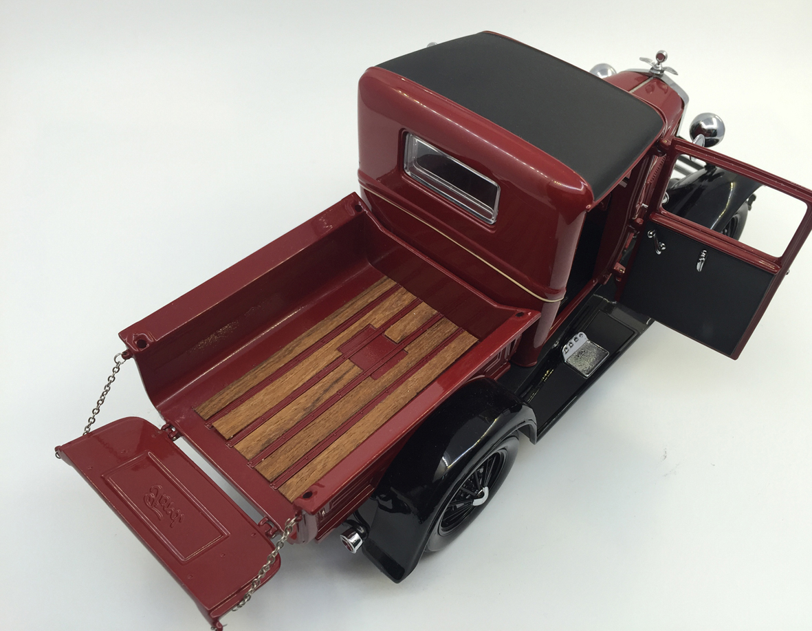 Ford A Model Pick Up 1:18 Sunstar