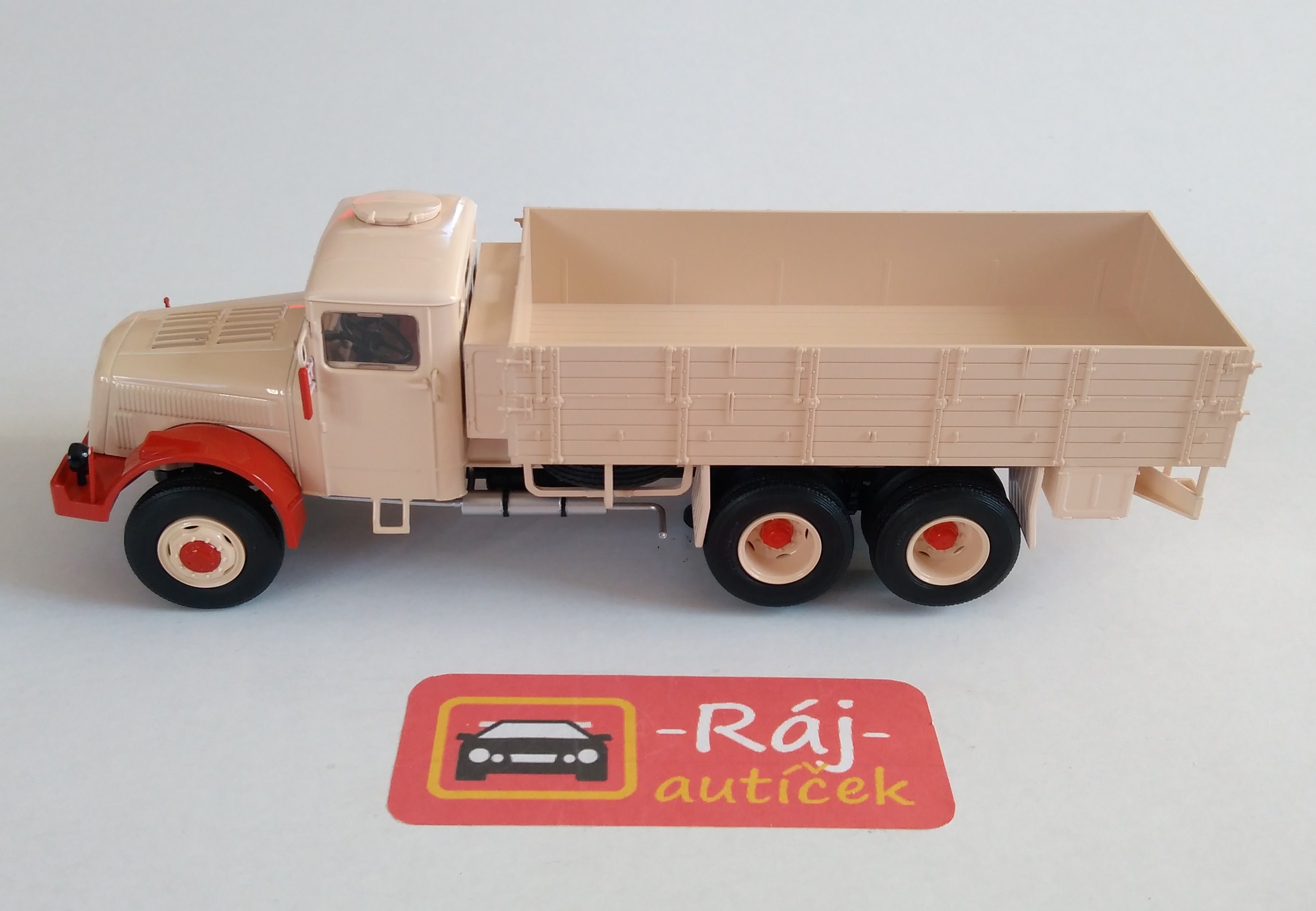Tatra 111 valník červenobílý 1:43 Premium ClassiXXs