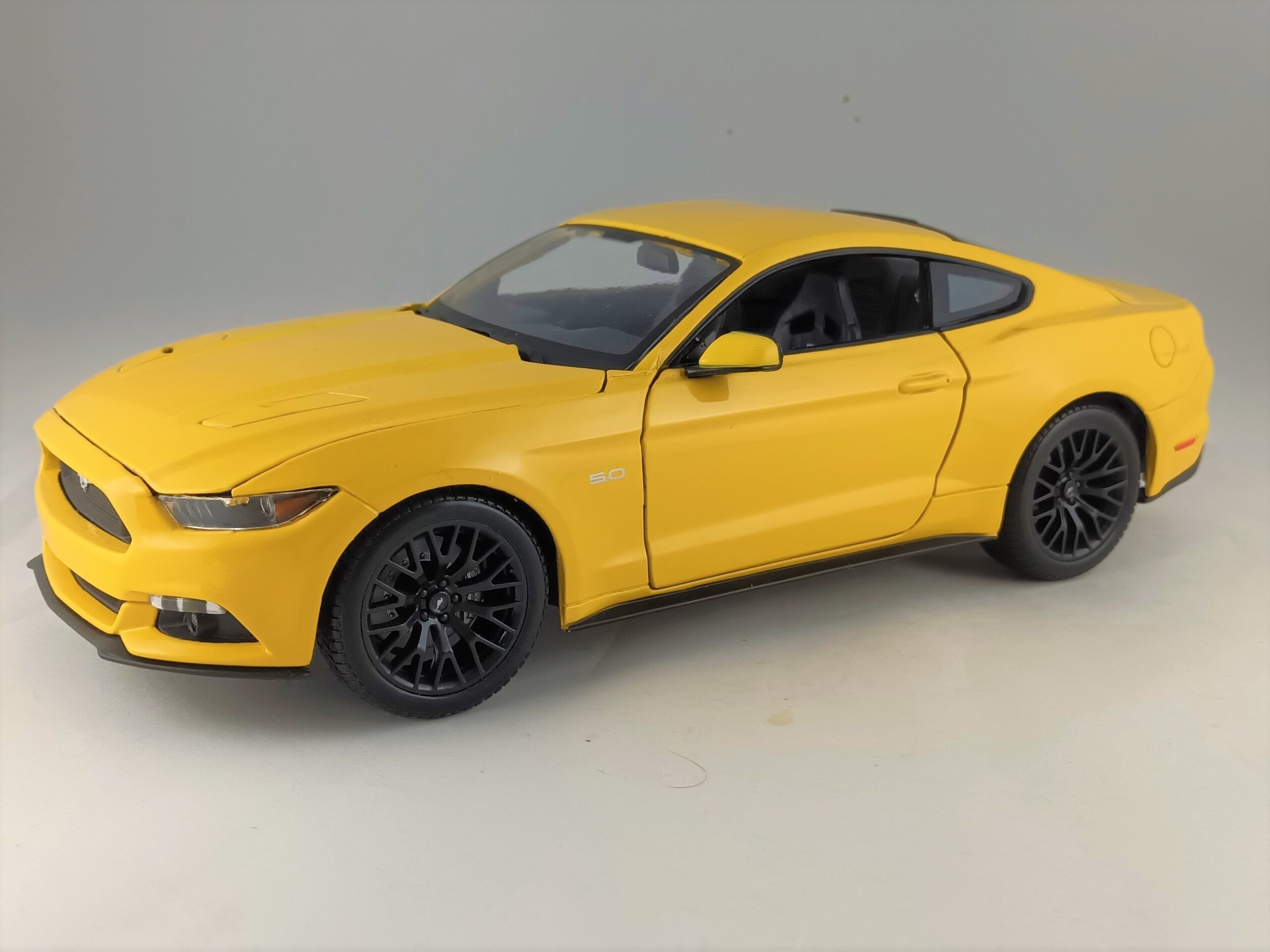 Ford Mustang 1:18 Maisto