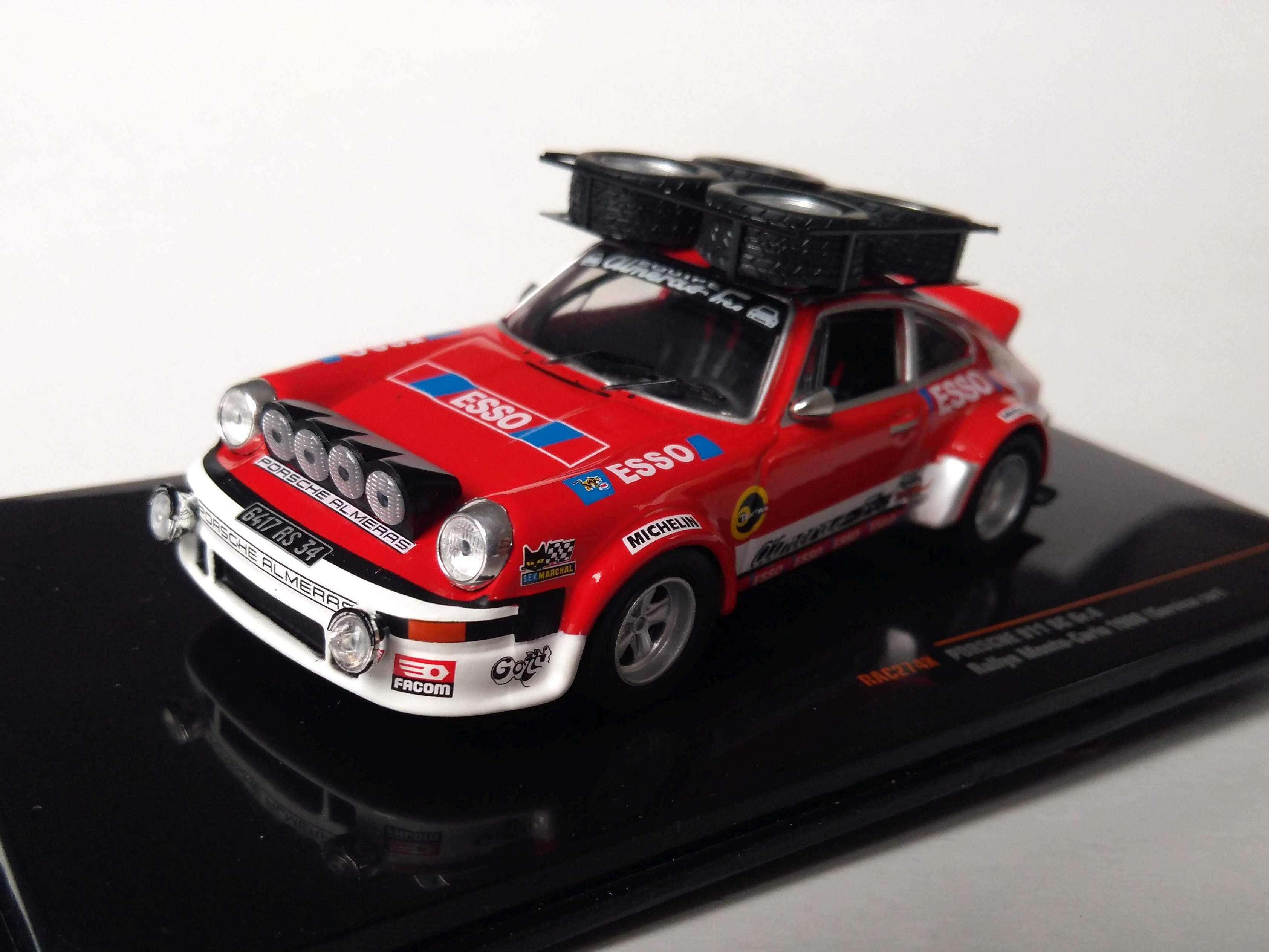 Porsche 911 SC Gr.4 servisní vozidlo 1:43 IXO