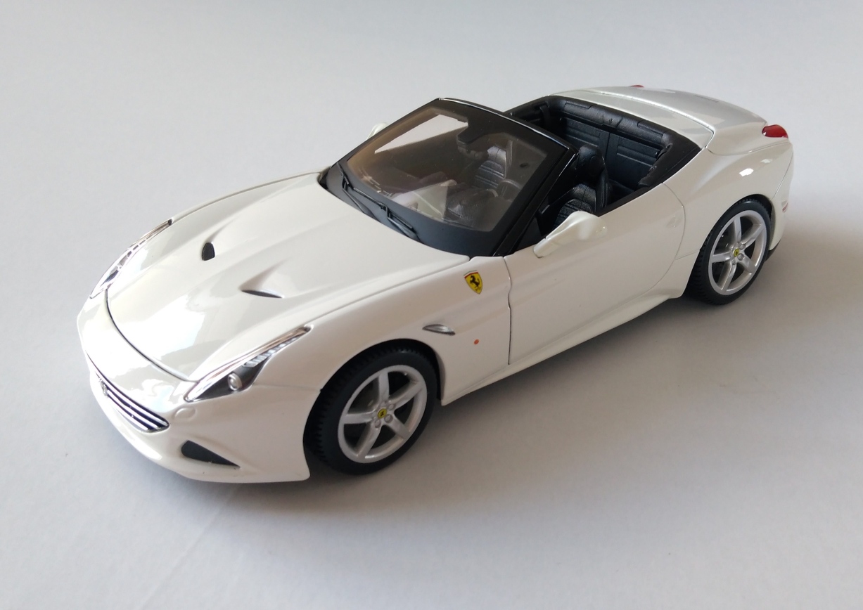 Ferrari California T 1:18 Maisto