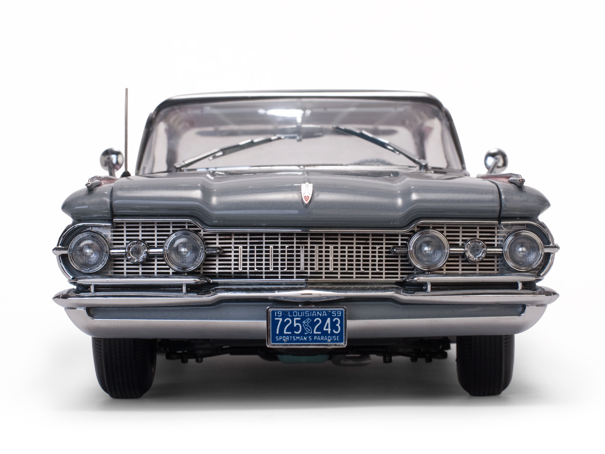 Oldsmobile 98 HardTop 1:18 Sun Star