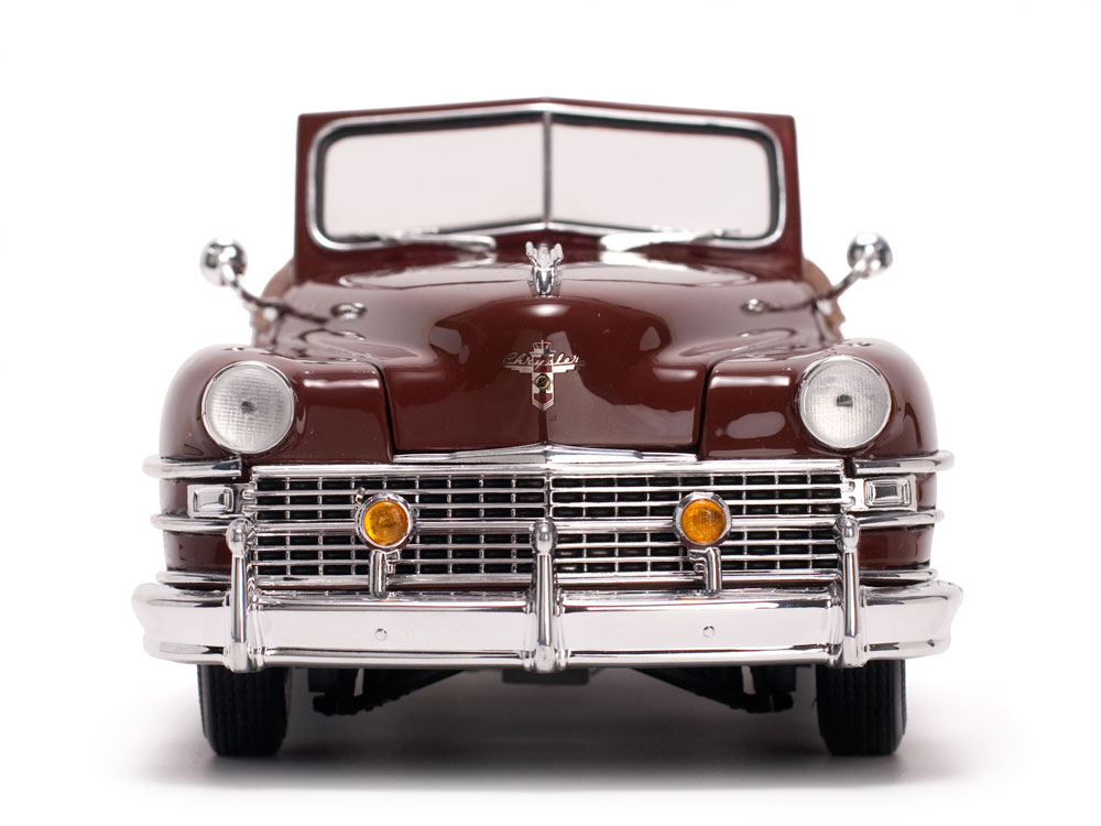 Chrysler Town & Country 1:18 Sun Star