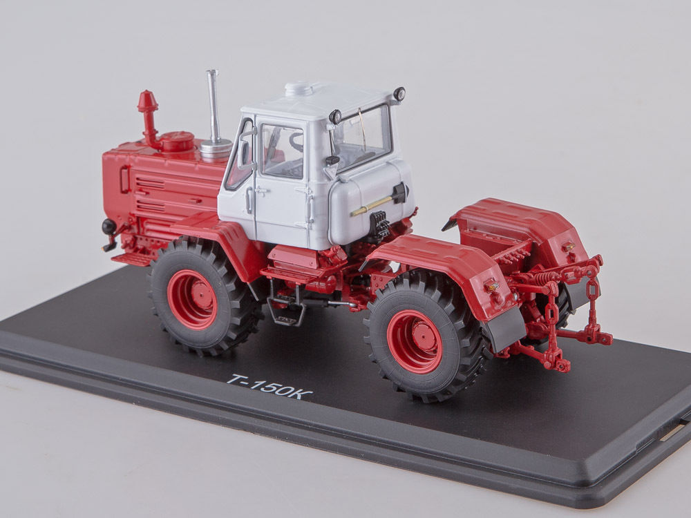 Traktor T-150K 1:43 SSM