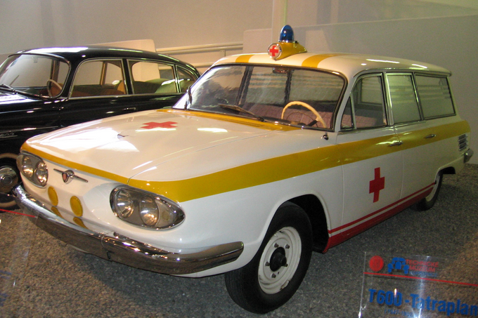 Tatra 603 A sanitka 1:43 AutoCult