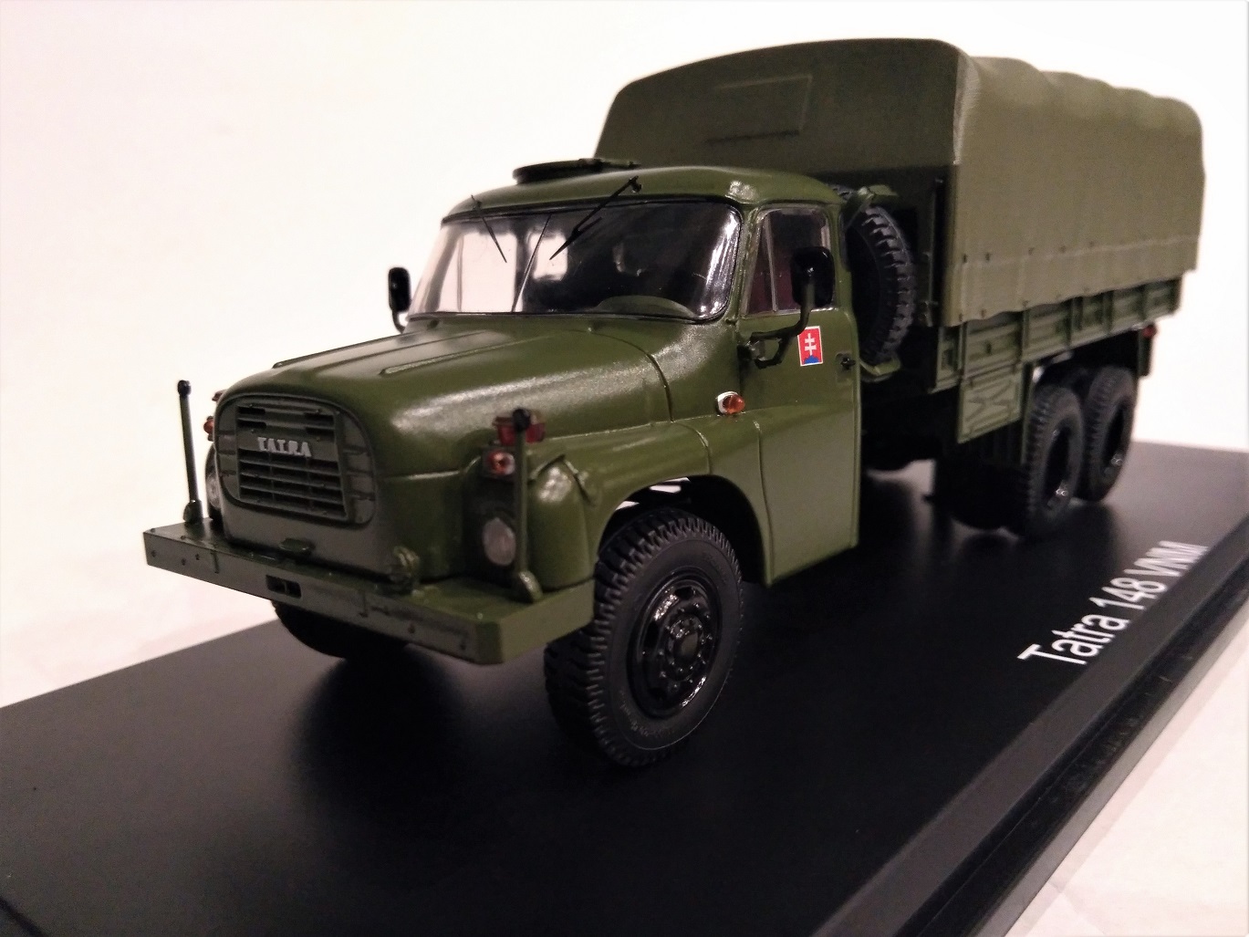 Tatra T148 valník s plachtou Armáda Slovenské republiky 1:43 SSM