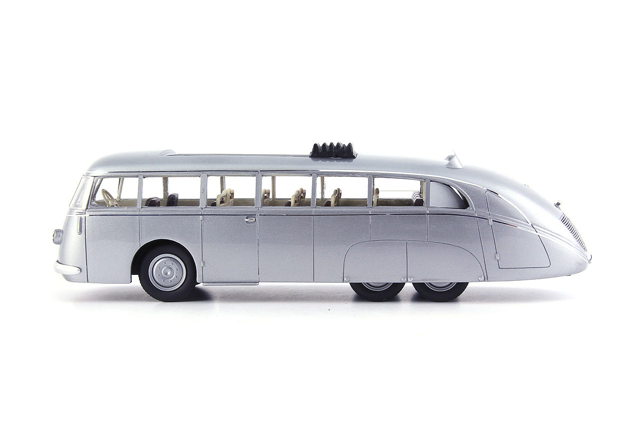 Škoda 532 autobus 1:43 AutoCult