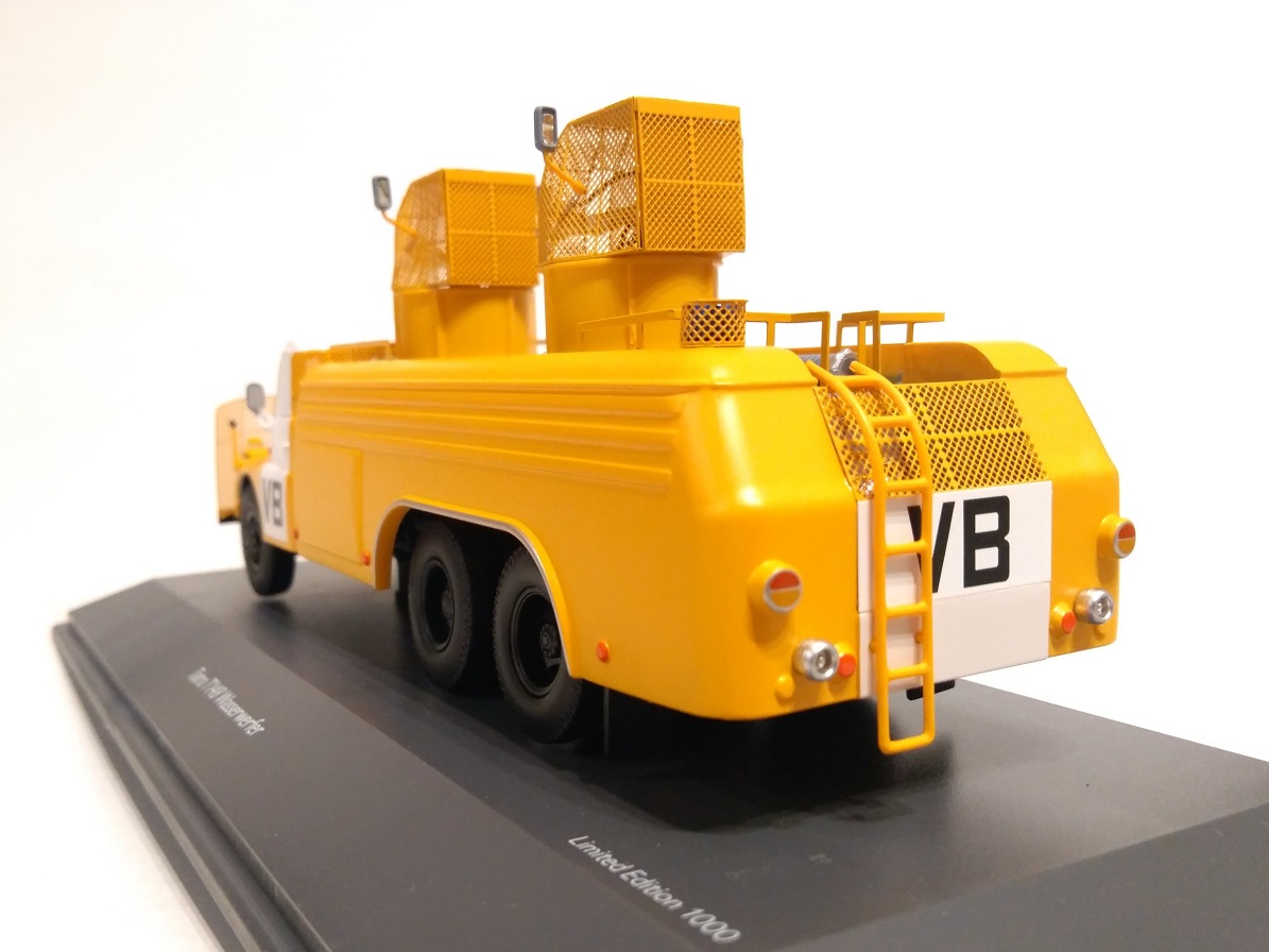 Tatra T148 vodní dělo (Veřejná Bezpečnost) 1:43 Schuco