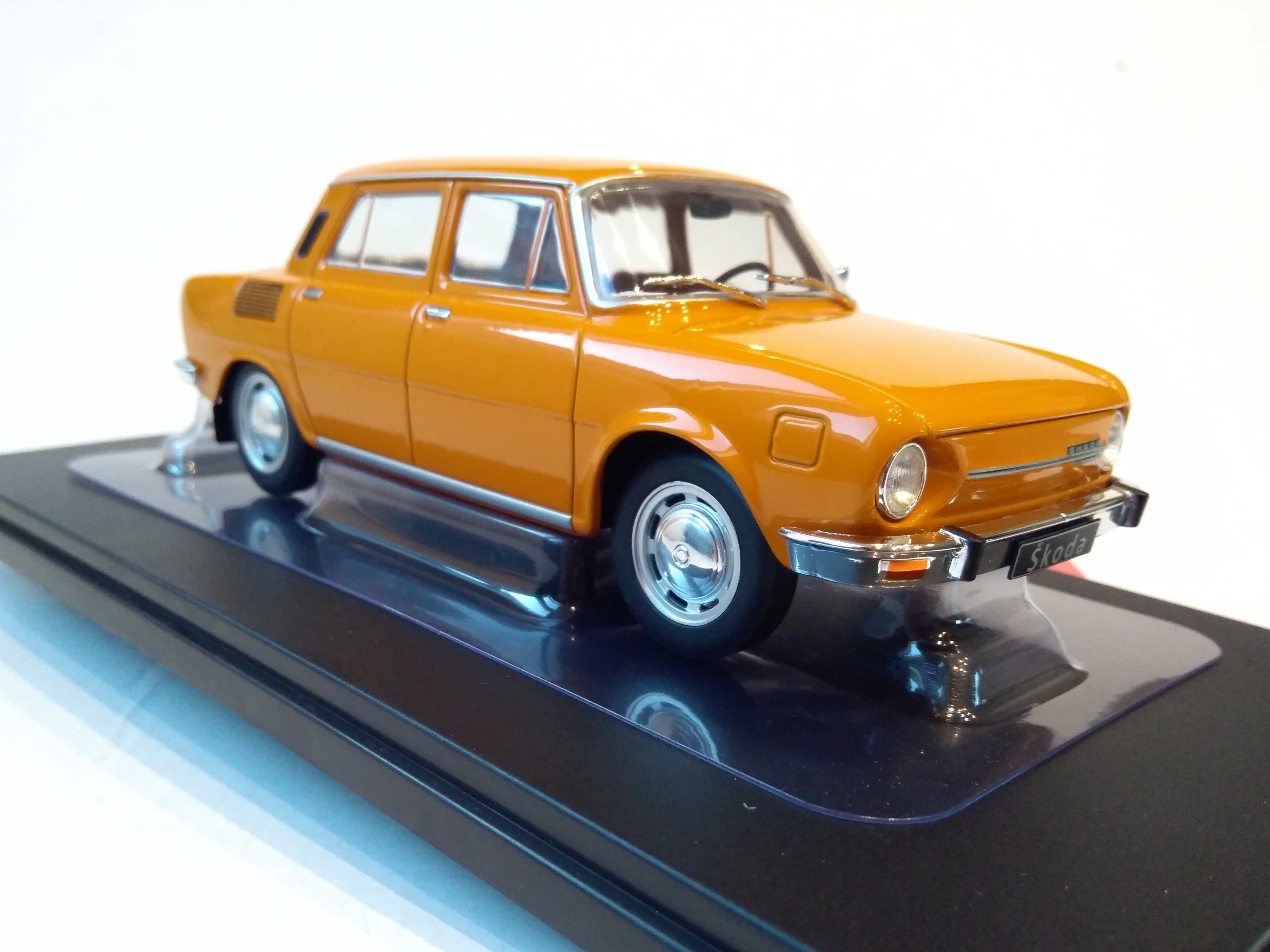 Škoda 100L 1:24 Whitebox