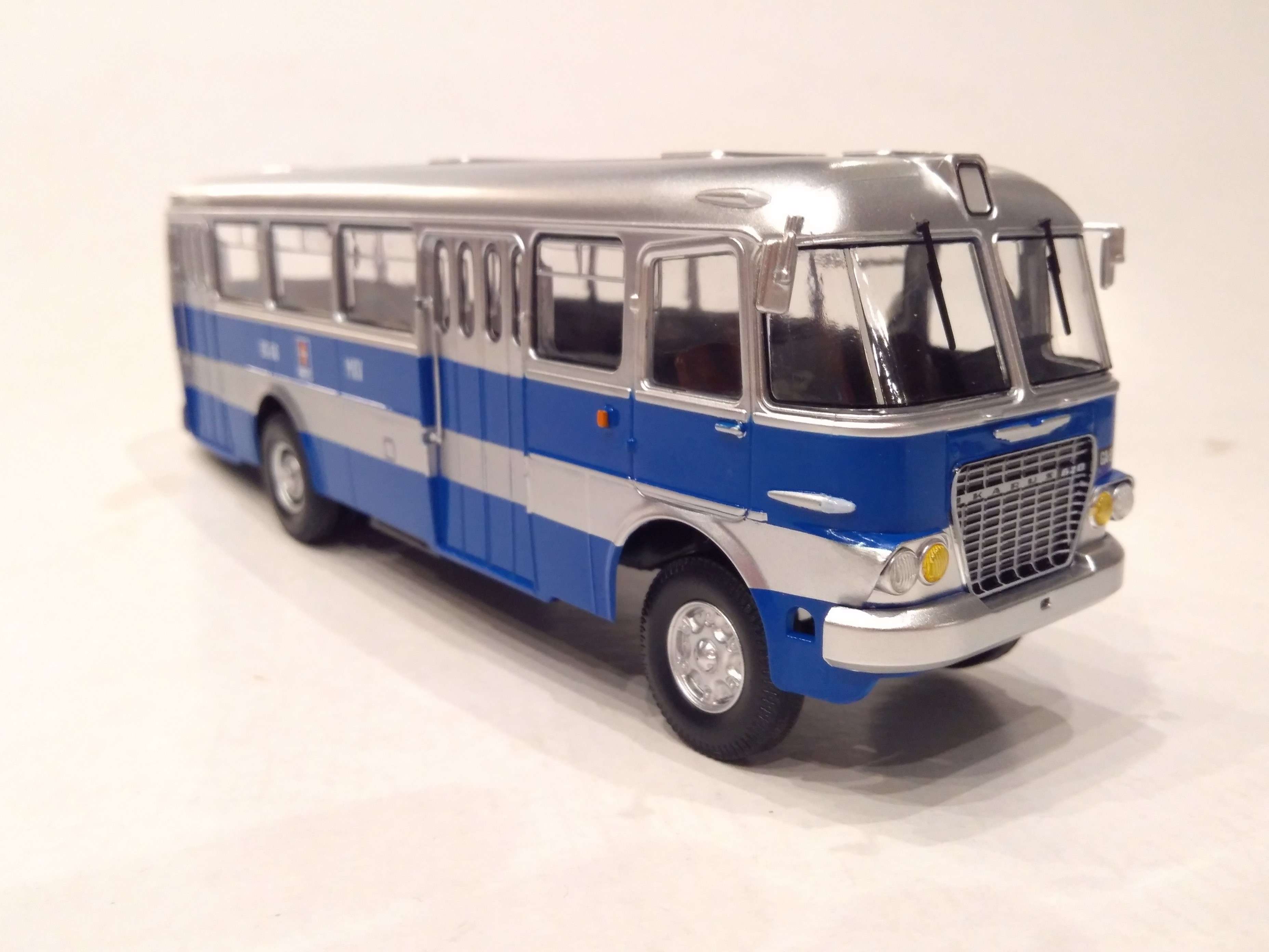 Ikarus 620 Budapešť 1:43 IXO