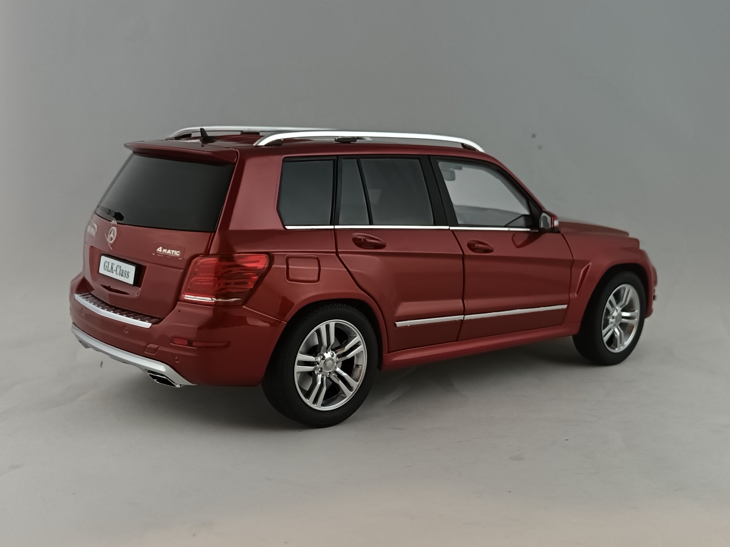 Mercedes GLK 1:18 Welly