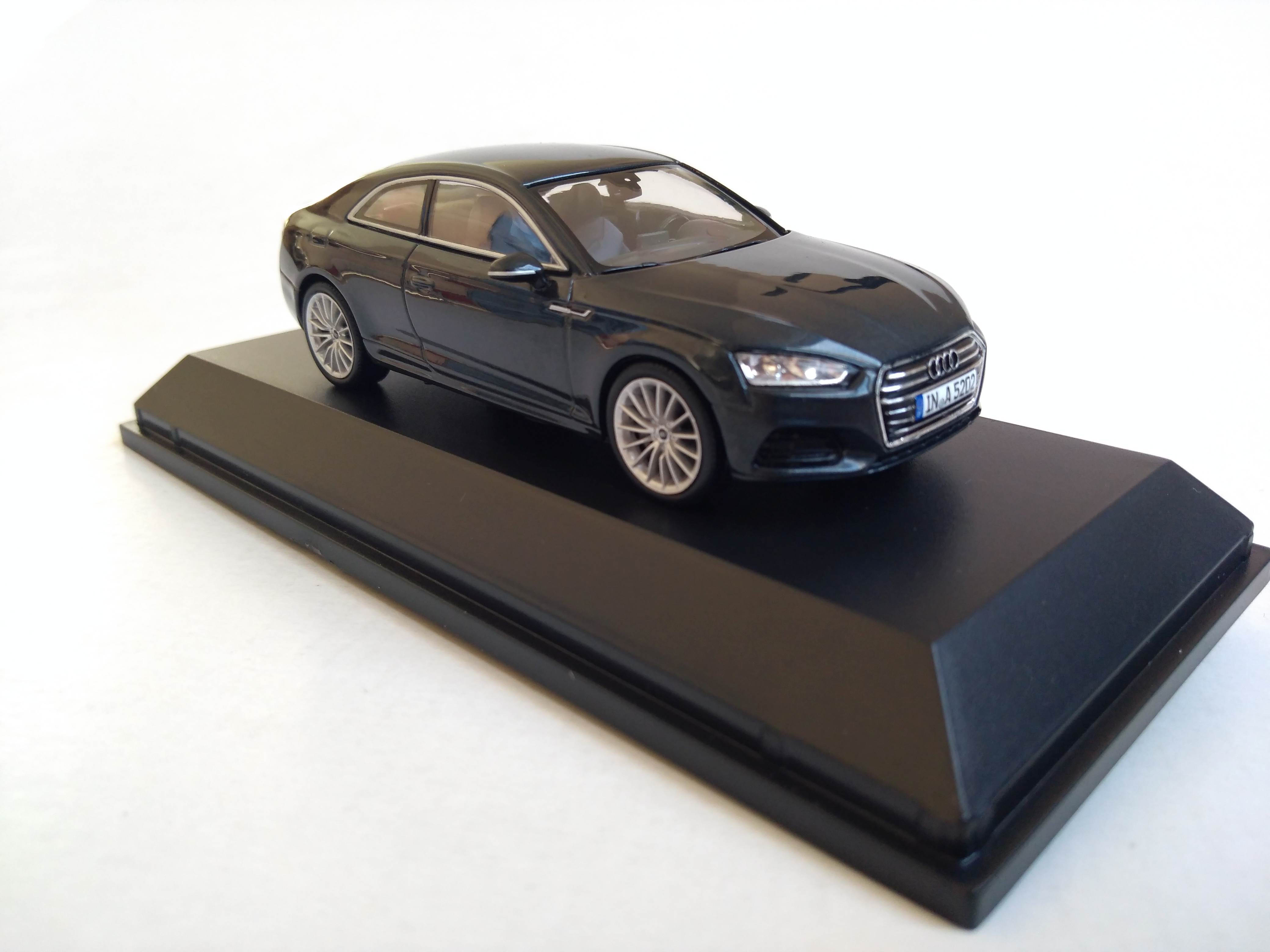 Audi A5 Coupé 2016 1:43 iscale