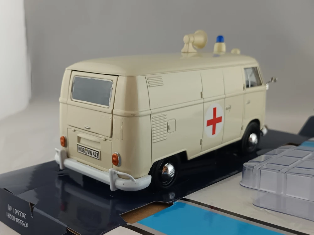 VW T1 Ambulance 1:24 Motormax