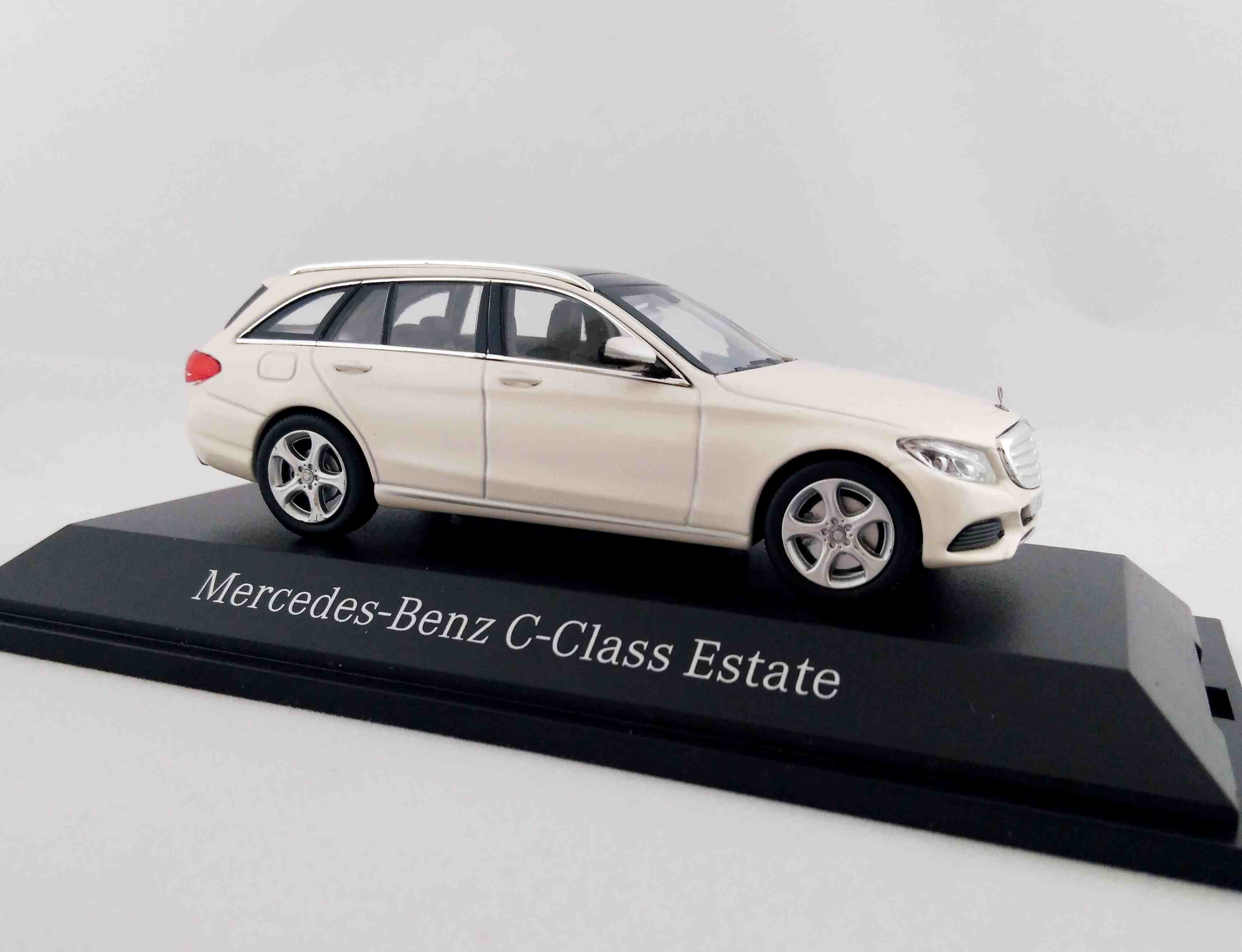 Mercedes třídy C kombi (S205) 1:43 Norev
