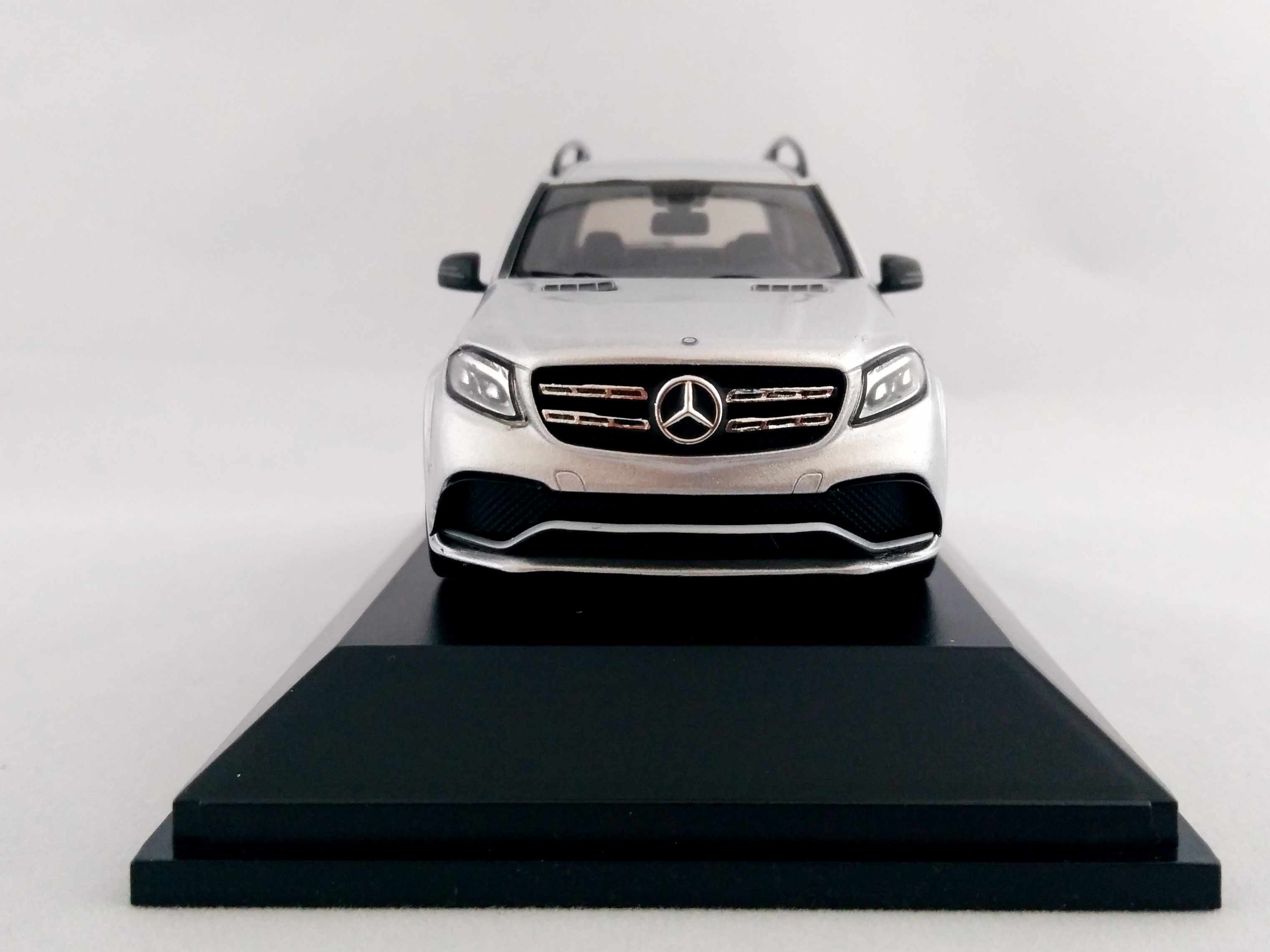 Mercedes-AMG GLS 63 1:43 Spark