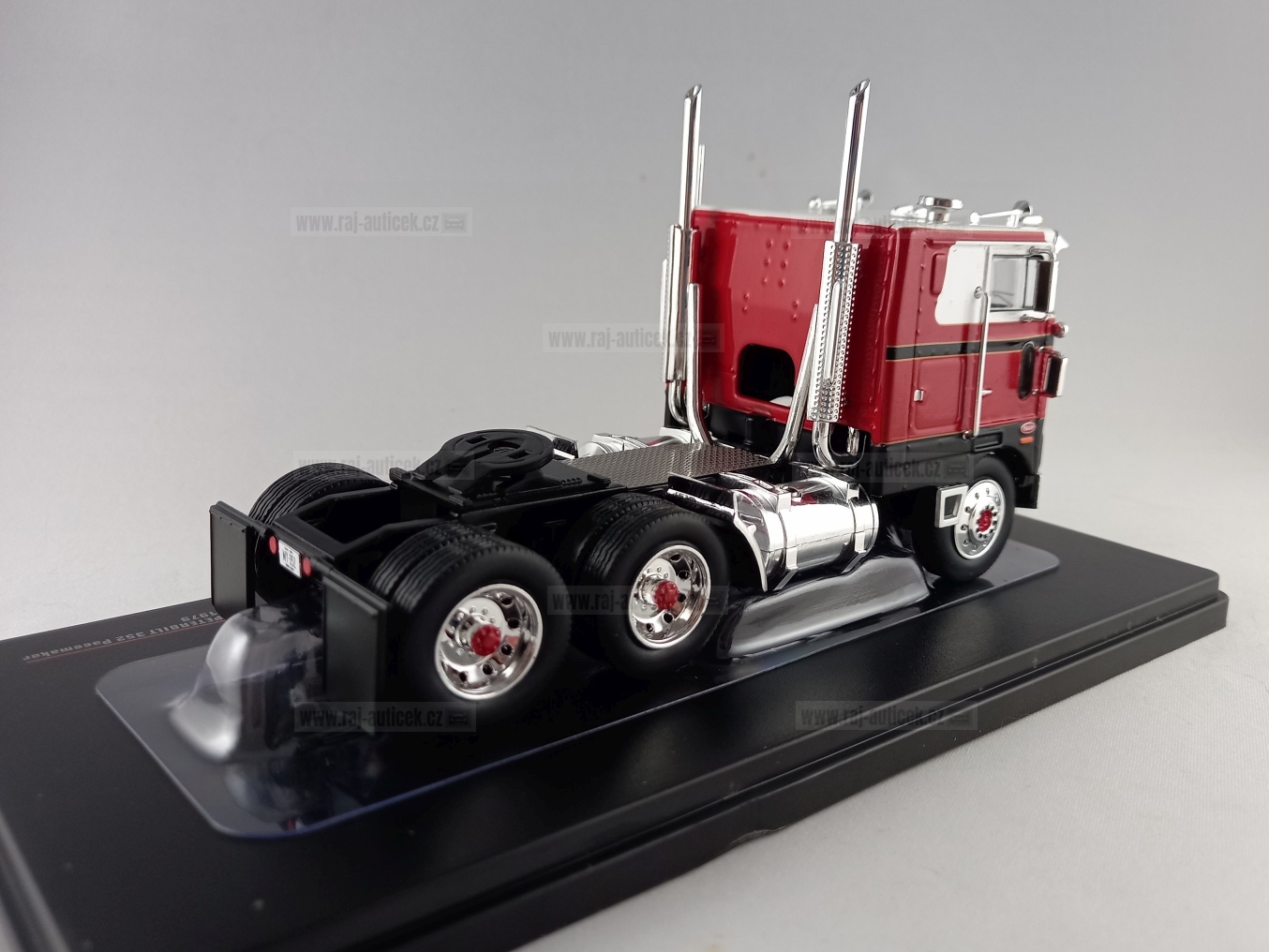 Peterbilt 352 Reacemaker 1:43 IXO