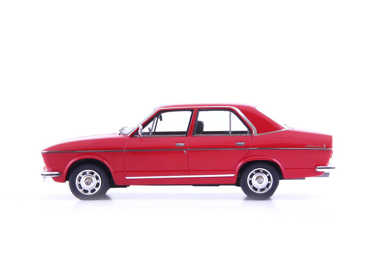 Škoda 720 1:43 Avenue 43 (Autocult)