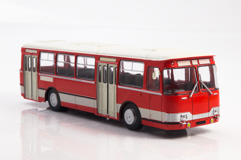 LIAZ-677E autobusová kolekce 1:43 Modimio