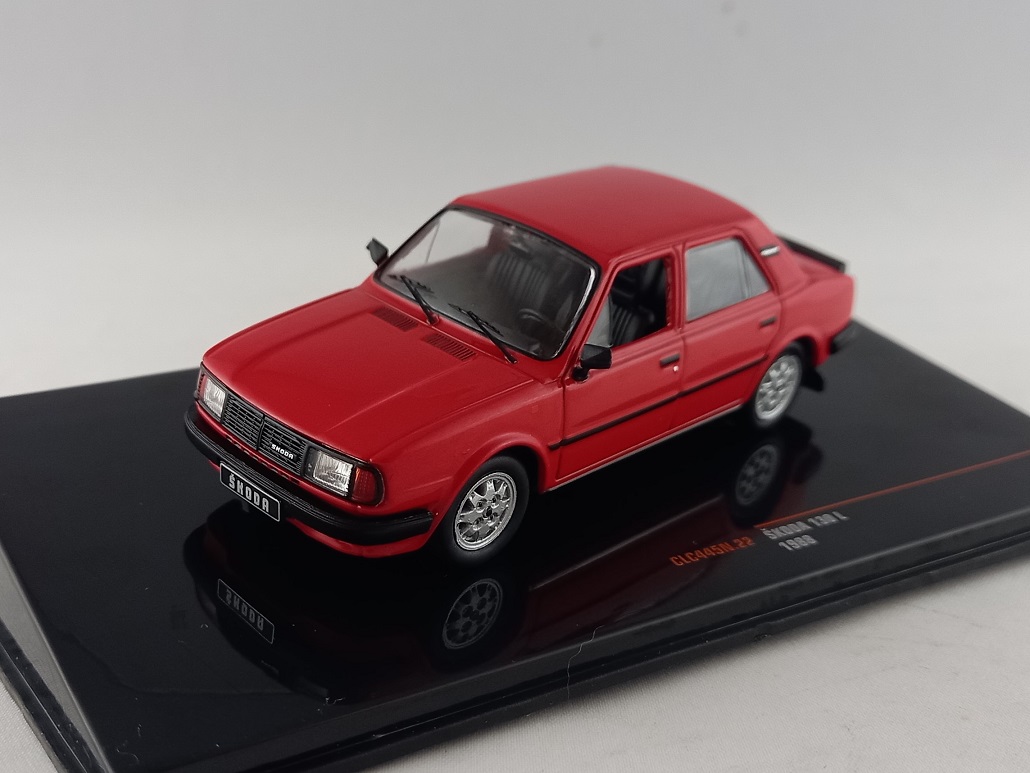 Škoda 130L 1:43 IXO