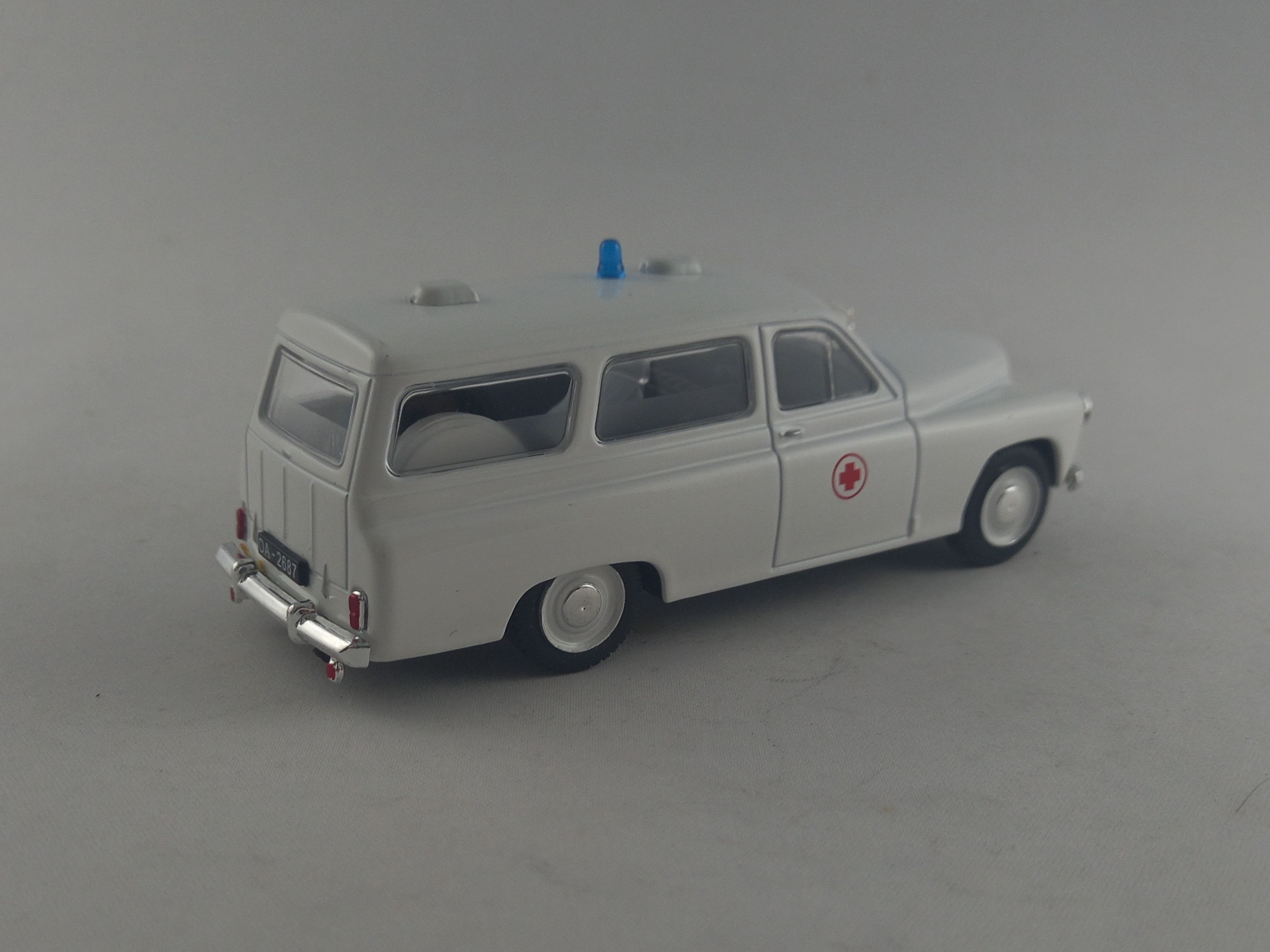 Warszawa 202A sanitka 1:43 DeAgostini
