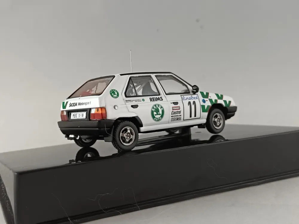 Škoda Favorit No.11, Triner, rallye Monte Carlo 1993 1:43 IXO