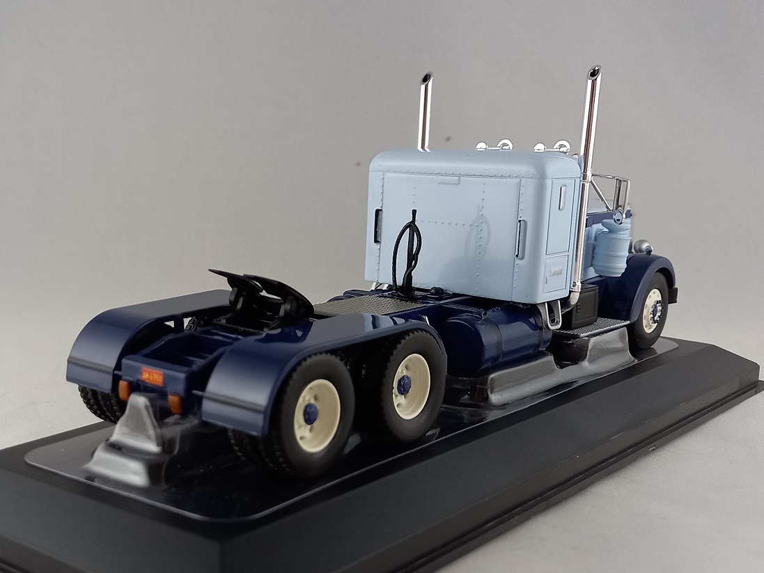 Peterbilt 350 1:43 IXO