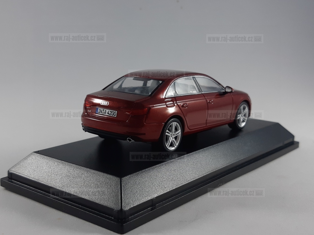 Audi A4 1:43 Spark